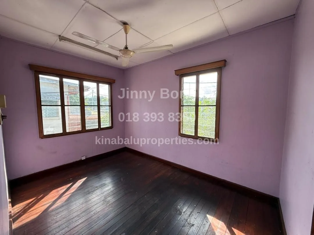 First-floor bedroom 3