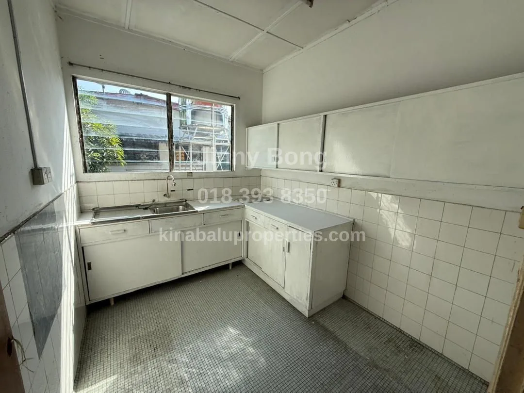 First-floor kitchen