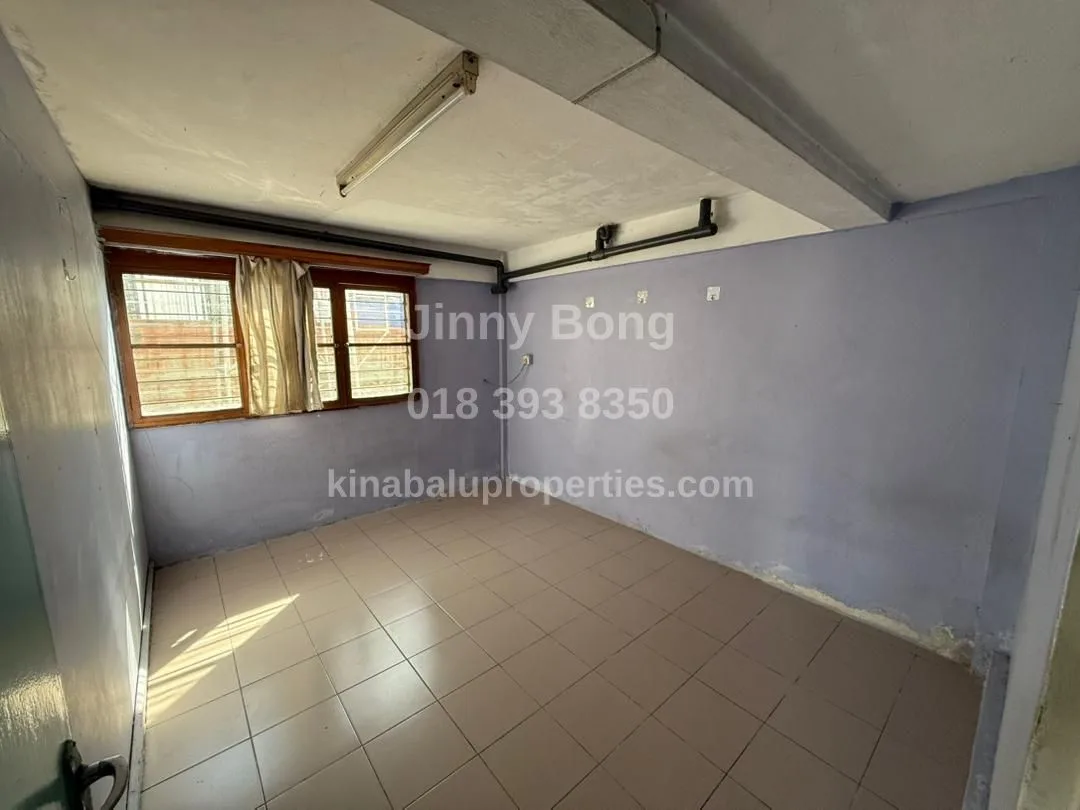 Ground-floor bedroom 2